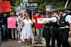 Die Polizei rechnet mit heftigen Protesten gegen Trump aus der Bevölkerung und hat sich deshalb auf einen der grössten Einsätze der jüngeren Vergangenheit vorbereitet. (Bild: Jack Taylor/Getty Images)