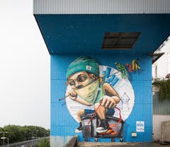 Arbeit von QueenKong an der Kehrrichtverbrennungsanlage im Ibach.. (Bild: PD)