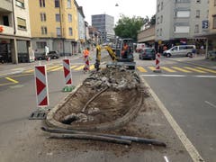 ...wurden die Verkehrsinseln beseitigt. Für die Zürcher Strasse ist separat ein Sanierungs- und Neugestaltungsprojekt in Vorbereitung. (Bilder: Reto Voneschen)