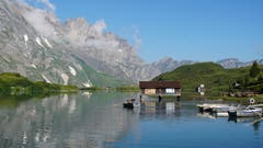 Steigen die Temperaturen im Flachland ist so ein Bergseebesuch etwas Herrliches. (Bild: Kurt Hägi)