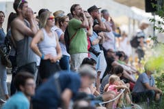 Zuschauer feuern die Ruderer an. (Bild: Boris Bürgisser (Luzern, 14. Juli 2018))