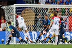 Ivan Perisic trifft zum 1:1-Ausgleich (Bild: Matthias Schrader / AP)