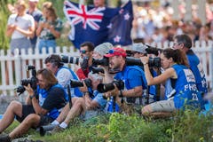 Fotografen verfolgen die Siegerehrung. (Bild: Dominik Wunderli (Luzern, 15. Juli 2018))