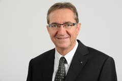 Den Geschichten der NZZ-Reporter widmet sich der Baudirektor Robert Küng. In seiner Freizeit taucht er aber auch gerne mal in Krimis ein.