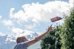 Eleganter Wurf. (Bild: Urs Flüeler/Keystone, Engelberg, 15. Juli 2018)