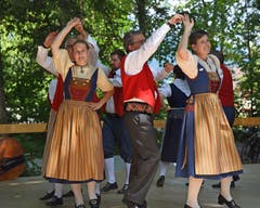 Die Trachtengruppe Baar im Element. (Bild Robert Hess (Alpnach, 15. Juli 2018))