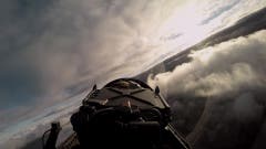 Der Blick aus dem Cockpit ist atemberaubend. (Bild: VBS)