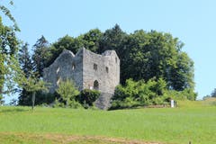 Burgruine Nünegg in Lieli, als Burg erbaut im 13. Jahrhundert, von den Herren von Lieli. Restauriert 2014-16. (Bild: Josef Habermacher)