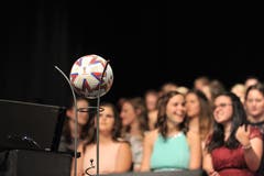 Auch ein Fussball durfte an der Feier nicht fehlen.