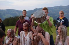 Neue Leiter der Jubla Oberkirch werden in Stoos feierlich getauft. (Bild: Jeremias Jutz)