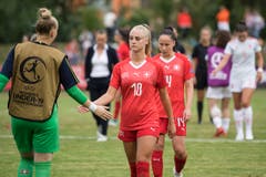Enttäuschung bei Alisha Lehmann nach der Niederlage. Bild: Urs Flüeler / Keystone (Zug, 21. Juli 2018)