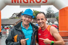 OK-Präsident Bruno Schuler mit Viktor Röthlin (Bild: Christian H. Hildebrand (Oberägeri, 20. Juli 2018))