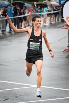 Valentin Pfeil beim Solozieleinlauf als Gewinner (Bild: Christian H. Hildebrand (Oberägeri, 20. Juli 2018))