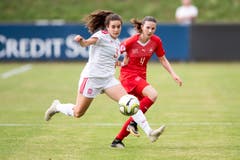 Chantal Wyser (rechts) gegen Abilleira Duenas. Bild: Urs Flüeler / Keystone (Zug, 21. Juli 2018)