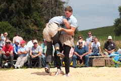 Marco Reichmuth (rechts) gegen Marco Wyrsch. (Bild: Roger Zbinden (Zug, 22. Juli 2018))