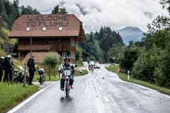 Ein Päuschen darf sein, der Regen hinderte die Teilnehmer nicht an der Weiterfahrt.