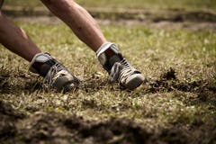 Gutes Schuhwerk hilft den Seilziehern, standhaft zu bleiben.