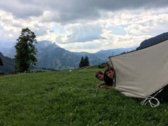 Guten Morgen! Zwei Jungs der Pfadi Meggen auf ihrer zweitätigen Wanderung. (Lagerbild: Kathrin Schürmann, Schaftelemoos 23. Juli 2018)