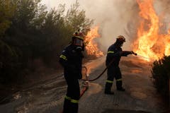 Die Behörden haben in der Region um Athen den Notstand ausgerufen. (Bild: EPA/ Alexandros Vlachos (23. Juli 2018))