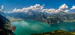Farbenpracht über dem Urnersee. (Bild: Oliver Iseli, Oberaxen, 24. Juni 2018)