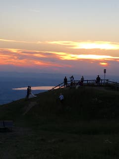 Geheiratet wird auch bei totaler Mondfinsternis auf der Rigi (Bild: Res Blaser)