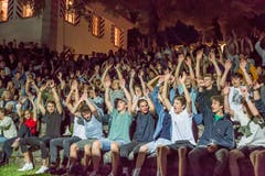 Die Welle brandet durch die Breakdance-Arena auf dem Landenberg. (Bild:André A.Niederberger (Sarnen, 28.Juli 2018))