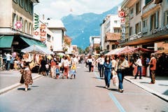 Am 31. Mai 1980 wurde auf der für den Verkehr gesperrten Bahnhofstrasse ein Igeb-Frühlingsmarkt durchgeführt. (Bild: Bilder: Archiv Hansruedi Rohrer)
