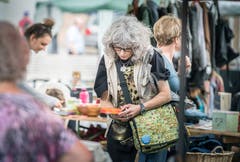 Impressionen vom Flohmarkt auf dem Marktplatz in Weinfelden. (Bild: Andrea Stalder)