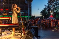 Victoria Reed vor dem KKL. (Leserbild: Jörg Meier, 28. Juli 2018)