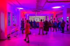 Kulturelles Vorgeplänkel 2: Das Stadtkulturgespräch im Haus Haggenstrasse 45 ging sinnigerweise der Frage nach, wie die kulturelle Zwischen- und Umnutzung von Innen- und Aussenräumen gefördert werden kann. (Bild: Urs Bucher - 20. Oktober 2015)