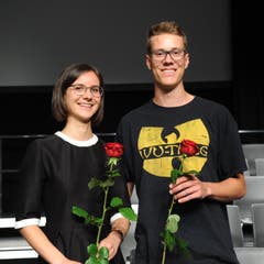 Patrizia Schilter und Andreas Zimmermann erhielten Preise für die jeweils beste Berufsmatura.