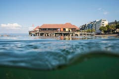Beliebter Ort für Schwimmer, die Rorschacher Badhütte. (Claudia Schildknecht)
