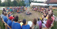 Singen am Lagerfeuer - der Klassiker im Lager. Das weiss auch die Jubla Riffig Emmenbrücke. (Lagerbild: Jubla Riffig, Bazenheid 28. Juli 2018)