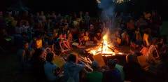 Darf in keinem Lager fehlen: das Lagerfeuer, hier von der Jubla Riffig Emmenbrücke. (Lagerbild: Jubla Riffig, Bazenheid 28. Juli 2018)