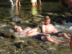 FC Dagmersellen kühlt sich im Fluss ab. (Nicole Frei)