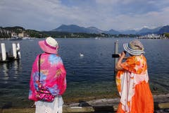 Touristen am Schwanenplatz in Luzern (Bild: Josef Müller)