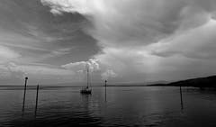 "Gewitterflaute" auf dem Bodensee bei Steinach. (Bild: Walter Schmidt)