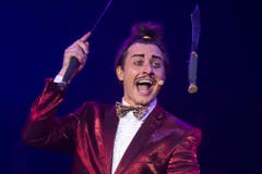 Ein Jongleur darf in einem Zirkus nicht fehlen: Coperlin alias Dustin Nicolodi (Bild: Melanie Duchene / Keystone (Rapperswil, 15. März 2018))