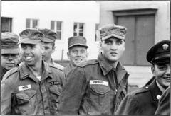 Elvis Presley in Friedberg, Hessen 1958. (Bild: Archiv Robert Lebeck)