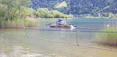 Die Schlammschicht auf dem Boden der Bucht war zwischen 10 und 20 Zentimeter dicht. An einzelnen Stellen lageern sogar 30 Zentimeter Schlamm.