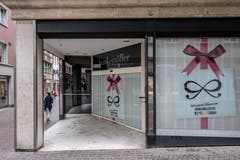 Nur einen Katzensprung davon entfernt, an der Weggisgasse 17 (ehemals Kofler), zieht Hunkemöller mit seinen Dessous ein. Wann das Geschäft eröffnet wird, ist immer noch unklar.