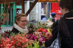 Auswahl der Blumen für einen individuellen Strauss.