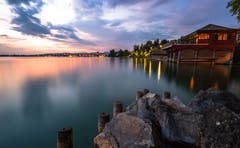Abendstimmung am Zugersee. (Bild: Daniel Heggli (Zug, 6. Juli 2018))