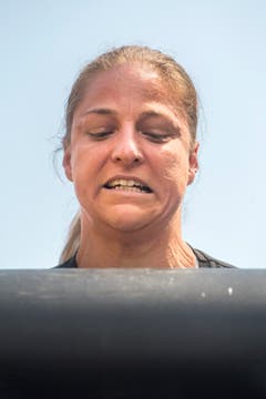 Sportler bei der Kategorie «Log Lifting» am Strongman. (Bild: Benjamin Manser)