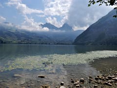 «Nach äm Rägä schiint d`Sunnä»! Tolle Stimmung am Lauerzersee. (Margrith Imhof-Röthlin (7. Juli 2018))