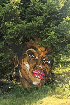 Kann man immer noch bewundern: Skulptur "Facetime" von Simon Berger. (Bild: Irene Wanner)