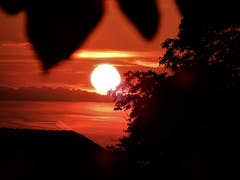 So eine eindrückliche Sonnenuntergangsstimmung, wie hier auf dem Michaelskreuz zu erleben, lässt ganz viele Herzen höher schlagen. (Bild: Margrith Imhof-Röthlin)