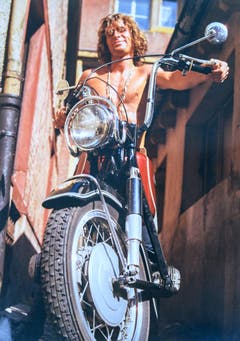 Nach der Harley fährt Blacky eine BMW. (Bild: Michel Canonica/Privatarchiv Beat Cina)