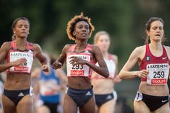Natoya Goule (Jamaika) gewinnt über 800 Meter in 2:00:33. (Bild: Urs Flüeler / Keystone (Luzern, 9. Juli 2018))