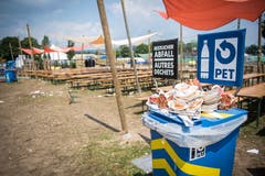 Nach dem Open Air Frauenfeld quellen die Abfalltonnen über. (Bild: Reto Martin)